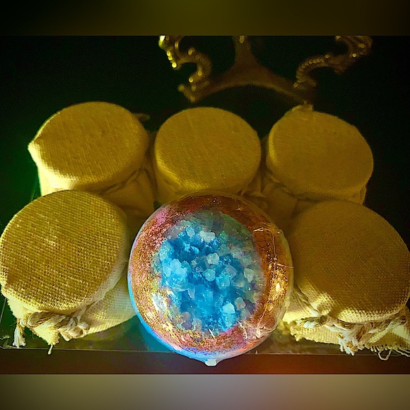 5 piece Elemental Bath Ritual Kit with FREE Geode Bath bomb - Picture 3 of 3
